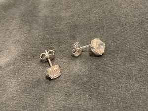 Boucles d'oreilles classiques en moissanite taille coussin avec halo, en argent 925, simples, pour usage quotidien, bijoux fins, cadeau d'anniversaire pour partenaire - Product Image 3