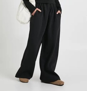 Conjunto de Sudadera de Cuello Redondo de Algodón para Mujer y Pantalones Deportivos a Juego, Fabricante de Ropa al por Mayor con Logotipo Personalizado OEM/ODM - Product Image 6
