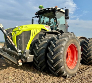 Tractor CLAAS 2504 Usado, 250HP, 4x4, Maquinaria Agrícola, Equipo de Granja, Potente Motor Diésel, Vehículo Multiusos para Trabajo de Campo - Product Image 3