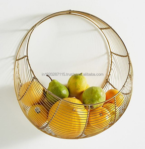 Cesta de frutas de alambre de hierro doblado a mano de estilo antiguo con encanto de granja y alta capacidad para organizar frutas y verduras fácilmente - Product Image 1