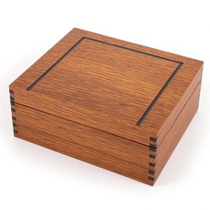 Étui à cigares de luxe en bois massif, conçu pour des collections exclusives, offrant une structure robuste et une apparence élégante - Product Image 2