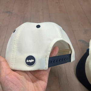 Casquette de baseball personnalisable avec broderie de logo sur patch, visière plate, non structurée, 5 panneaux, classique, snapback avec cordon - Product Image 5