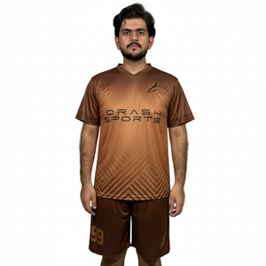 Uniforme de football pour jeunes avec logo imprimé rétro personnalisé, séchage rapide, respirant, uniforme sportif de club, vêtements de sport à étiquette privée, uniforme de football - Product Image 1
