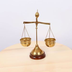 Báscula de la Justicia Clásica de Latón, Escultura Decorativa para Oficina de Abogados, Firma Legal y Sala de Juzgados - Product Image 5