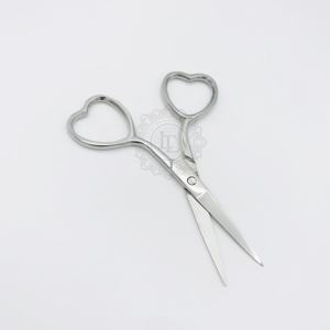 Nouvel arrivage Ciseaux à poignée en forme de cœur Ciseaux de travail de longue durée Ciseaux à cils et à sourcils Ciseaux durables de marque privée - Product Image 6