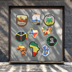 Fabricant OEM de patchs en chenille, badges à coudre avec logo personnalisé, production directe d'usine pour les marques de mode et les acheteurs en gros - Product Image 3