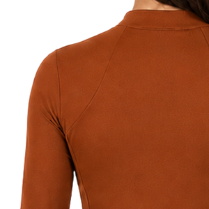 Haut de performance respirant et extensible à manches longues pour femme, couleur orange rouille, avec quart de zip, idéal pour l'équitation et l'entraînement équestre - Product Image 6