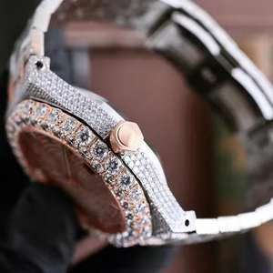 Reloj de Cuarzo de Acero Inoxidable con Diamantes Plateados, Estilo Casual y Urbano, Suministro Directo de Fábrica, al Mejor Precio - Product Image 3