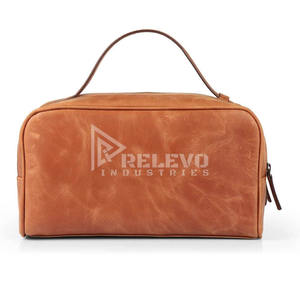 Bolsa de viaje de fin de semana de alta calidad, 40L, de cuero de grano completo, impermeable, con compartimento independiente para zapatos. - Product Image 3