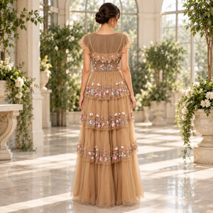 Robe à volants ornée de fleurs |   Robe de soirée longue à col rond et manches courtes, coupe trapèze, avec superposition transparente, pour mariage ou soirée - Product Image 4