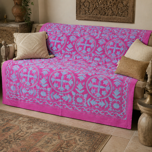 Couvre-lit en coton brodé Suzani exclusif, motif floral magenta et aqua, fait main, style bohème indien, décoration ethnique pour la maison - Product Image 1