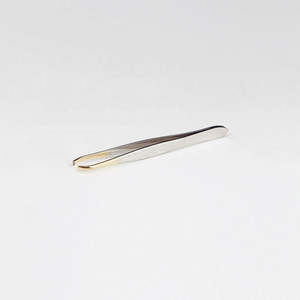 Pinzas de Punta Inclinada de Acero Inoxidable de Alta Calidad para Cejas y Pestañas, Antiestáticas, Ecológicas y Ligeras - Product Image 2