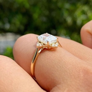 Anillo de compromiso de oro con corte radiante, anillo de boda con diamante de corte radiante, anillo de promesa con corte radiante, aniversario, anillo de oro amarillo de 14 quilates. - Product Image 2