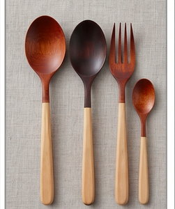 Ensemble de couverts en bois avec finition mate, design minimaliste, couverts durables pour le camping et la maison - Product Image 1