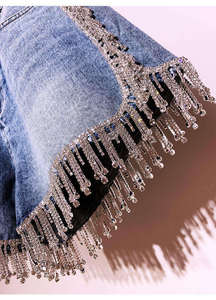 Shorts de Mezclilla Desgastados de Cintura Alta con Flecos de Borlas, Estilo Casual Asimétrico de Verano - Product Image 2