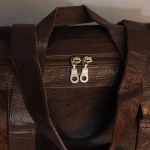 Fully Customized Cowhide Genuine Leather Duffle <b>bags</b> Low Price Heavy Duty Solid Color Cowhide Duffle <b>bags</b> For <b>Men</b> - Product Image 4