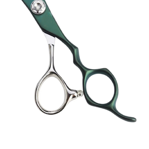 กรรไกรตัดผมมืออาชีพสีเขียวมอแรนดี ผลิตจากเหล็ก VG10 คุณภาพสูง ด้ามจับเหล็ก สำหรับช่างตัดผม - Product Image 3