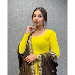 Vestido Anarkali XL para Fiesta, Poliéster con Trabajo de Hilo y Lentejuelas, Aspecto Elegante - Product Image 5