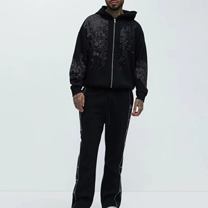 Ensemble de survêtement pour homme orné de strass, deux pièces, veste à capuche et pantalon de jogging assorti, streetwear décontracté, athlétique - Product Image 1