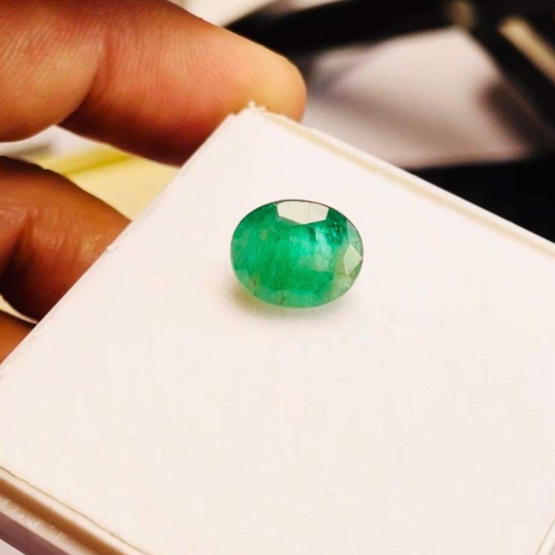 สีเขียว