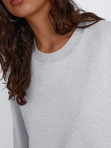 เสื้อสเวตเชิ้ตผู้หญิงคอเต่าตัวใหญ่สำหรับฤดูหนาว ผ้าโพลีเอสเตอร์/คอตตอนฟลีซ ปักลายด้านหน้า ชายเสื้อแบบริบ ผลิตจากวัสดุรักษ์โลก ขายส่ง - Product Image 2