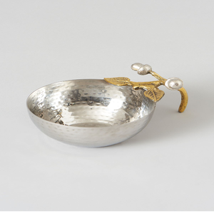 Bol de service en métal doré festonné avec un motif côtelé. Disponible à prix de gros pour des décorations élégantes de table et des centres de table. - Product Image 2
