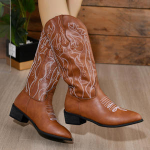 Bottes de cowboy occidentales faites à la main pour hommes, en cuir durable, confortables, élégantes pour femmes - Product Image 2
