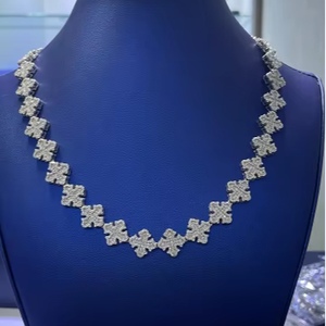 Collar Clásico con Incrustaciones Florales, Acabado en Plata 925, Estilo Diamante Moissanite, Joyería de Lujo para Eventos Especiales - Product Image 1