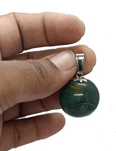Colgante de Moda con Bola de Cristal de Hematita Natural Grabada de Gujarat - Product Image 3