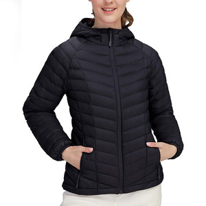 Blouson matelassé raffiné pour femme, vêtement d'extérieur d'hiver léger et isolant, avec un style urbain élégant - Product Image 2