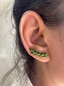 Boucles d'oreilles en diamant tendance pour femme – Accessoires étincelants élégants pour mariages, soirées et anniversaires - Product Image 2