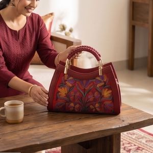 Sac à main bohème en coton bordeaux avec broderie cachemire motif bouquet tropical et fermeture éclair unique pour les voyages en extérieur - Product Image 2