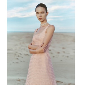 Vestidos de Mujer en Oferta, Elegantes Vestidos ALESSIA LAYERING EMB con Cordón Acolchado, Vestido Largo Elegante con Tirantes en los Hombros - Product Image 5