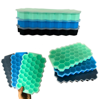 Bacs à glaçons en silicone en forme de nid d'abeille à 37 trous avec couvercle Bac à glaçons en silicone multicolore