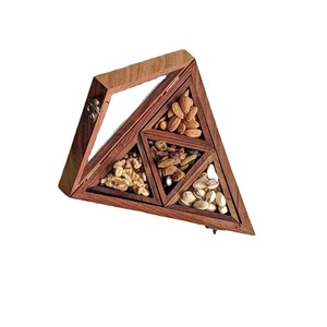 Boîte de rangement d'épices en bois antique avec finition de couleur naturelle au design triangulaire pour le stockage d'épices de cuisine - Product Image 1