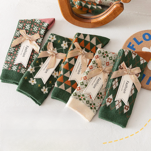 Chaussettes à motif de personnages pour le Nouvel An et Noël 2026, 5 paires, tube moyen, décontractées, avec logo, en coton, MOQ 10 paires - Product Image 2