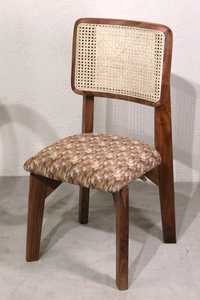 Silla Tradicional de Madera Maciza con Diseño Atemporal para el Hogar, Comedor, Restaurante y Cafetería - Product Image 1