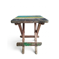 Tabouret pliant en bois de bateau recyclé durable avec assise carrée, design écologique pour intérieur et extérieur, mobilier en bois de Bali