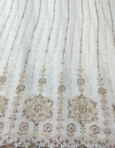 Tissu en viscose pure et soie georgette tendance, très vendu, avec broderies et perles lourdes pour robes de créateurs - Product Image 6