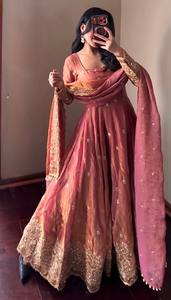 Ensemble de robe longue Anarkali de créateur pour femme, entièrement cousu, en soie Fandy, pour Diwali, mariage, soirée, avec broderie lourde, extensible et à séchage rapide - Product Image 2