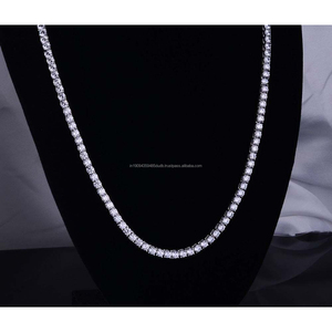 Conjunto de collar de tenis de triple capa en tono oro, plata y oro rosa con piedras brillantes para un estilo hip hop. - Product Image 2