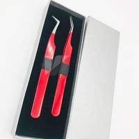 Pince à épiler d'extension de cils incurvés en acier durable japonais de type L de haute qualité Logo personnalisé couleur rouge avec pointe de volume