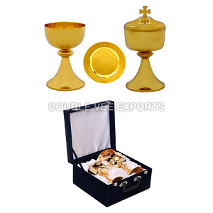 Juego de Cáliz, Ciborio y Patena con Grabado de Cruz y Caja |   Juego de Comunión Chapado en Oro – DOUBLE VEE EXPORTS - Product Image 3