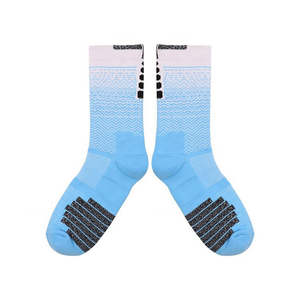 Chaussettes de sport d'extérieur pour hommes, nouveau design, 100% coton, meilleure qualité, avec grip personnalisé pour équipe, fabriquées au Pakistan - Product Image 6