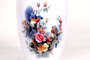 Urne funéraire élégante en aluminium rouge, forme de vase classique, finition brillante, motif floral coloré avec oiseaux, pour cendres d'adultes, style américain - Product Image 2
