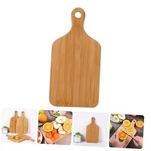 Planche à découper rectangulaire en bois naturel écologique avec poignée intégrée et trou de suspension, épaisseur 1,5 cm, compatible lave-vaisselle - Product Image 5