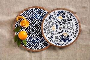 Plateau carré en bois de qualité supérieure pour une décoration élégante du salon, des présentations raffinées sur table, une utilisation en cuisine, à la maison ou au restaurant - Product Image 4