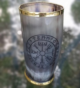 Tasse à boire artisanale en corne de buffle, style viking, verre à vin gravé, mug à bière pour fête, cadeau - Product Image 1