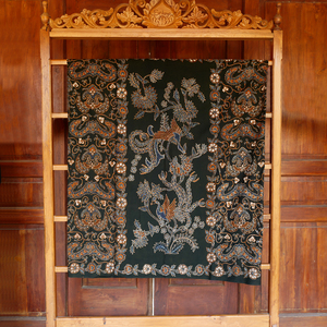Tissu en coton 100% artisanal indonésien, batik Tulis dessiné à la main, motif Sarung Wahyu traditionnel, sacs de décoration intérieure écologiques - Product Image 4