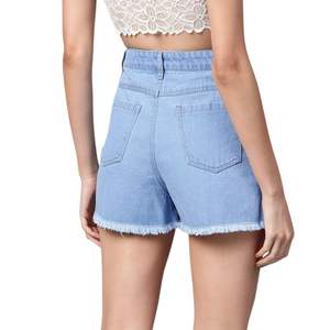 Shorts de Mezclilla Azul Deslavado de Cintura Alta con Dobladillo Deshilachado, Corte Ajustado, Prenda de Verano Moderna para Mujer - Product Image 2